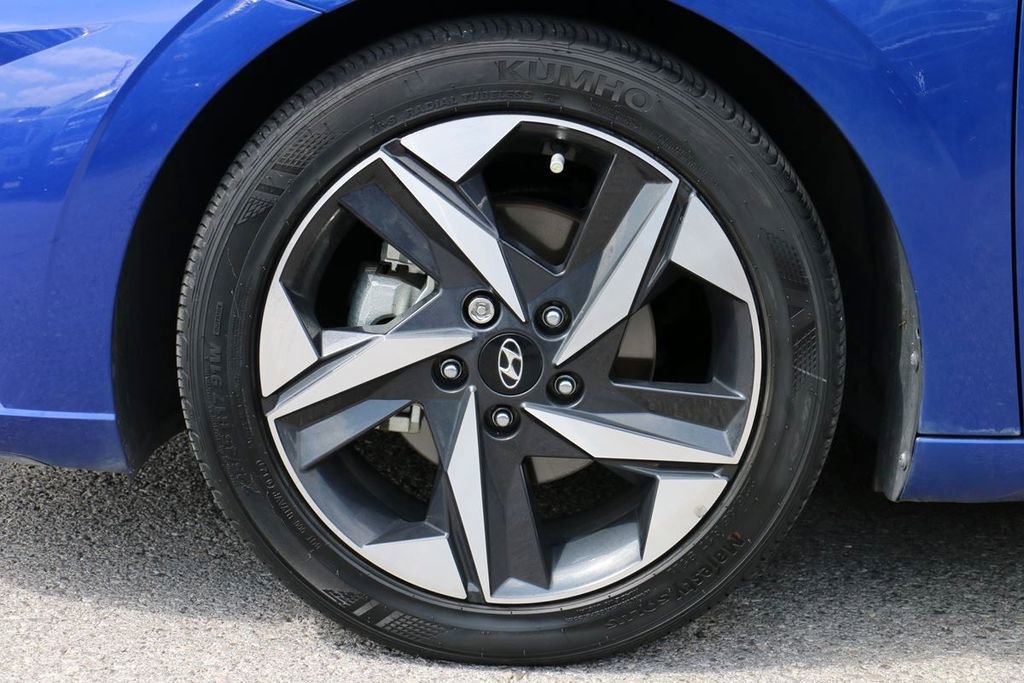 Used 2021 Hyundai Elantra Limited w/ Cargo Package FWD image 9