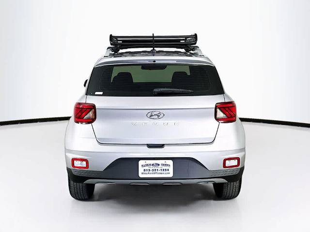 Used 2025 Hyundai Venue SEL FWD image 5