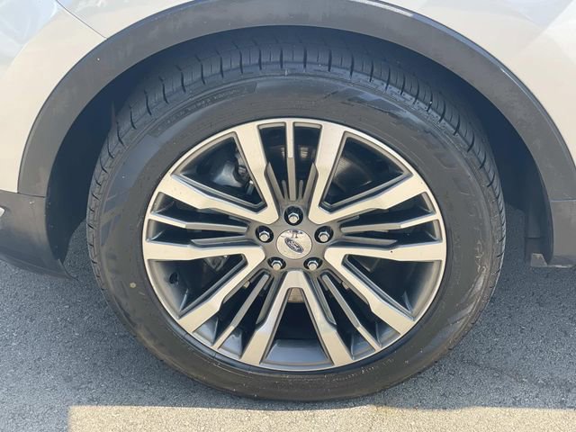 Certified 2018 Ford Explorer Platinum image 39