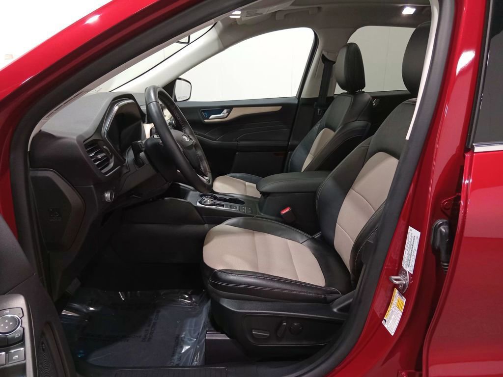 Certified 2021 Ford Escape Titanium w/ Titanium Elite Package image 26