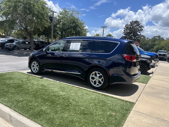 Used 2020 Chrysler Pacifica Limited w/ Advanced Safetytec Group FWD image 7