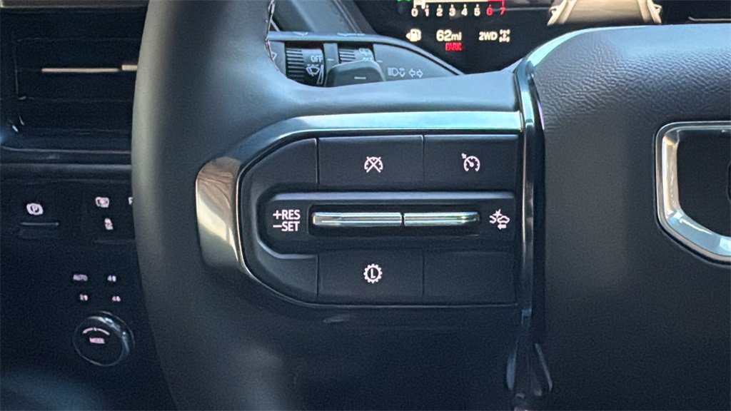 Used 2025 GMC Yukon AT4 w/ AT4 Premium Package image 14