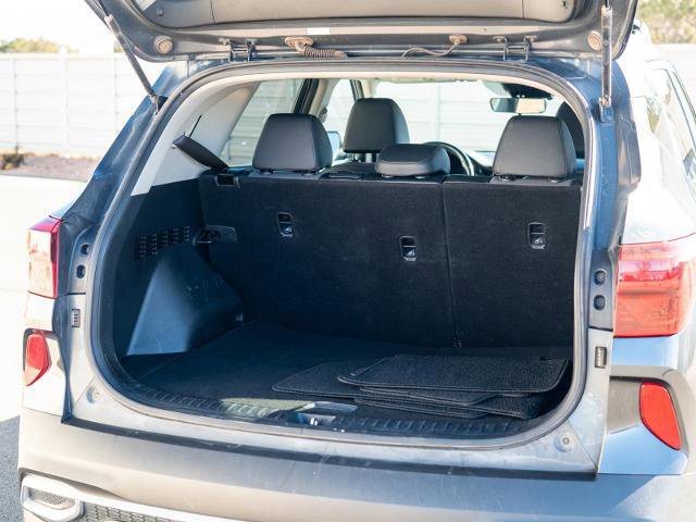 Used 2022 Kia Seltos Nightfall Edition image 13