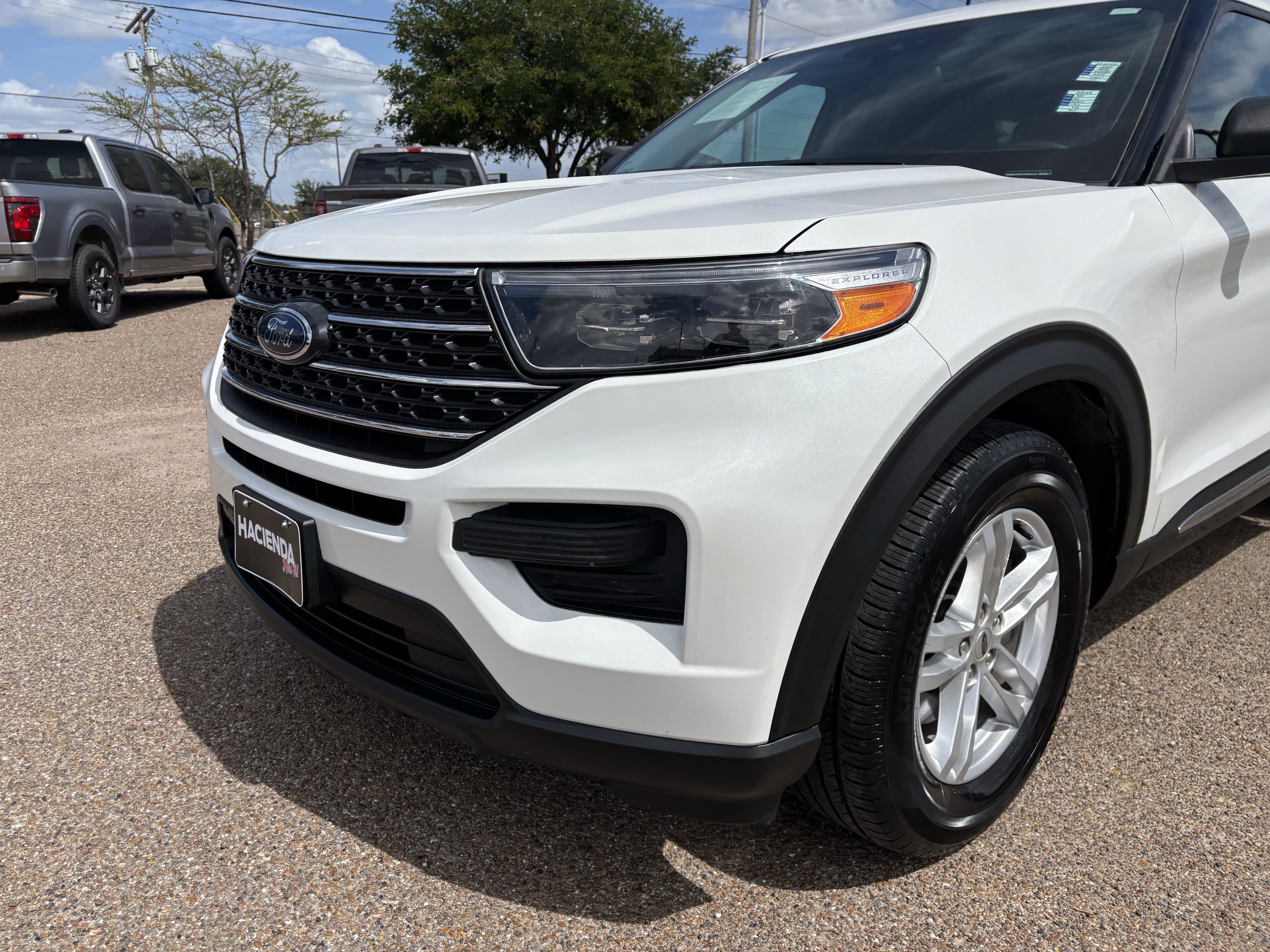 Certified 2023 Ford Explorer XLT RWD image 7