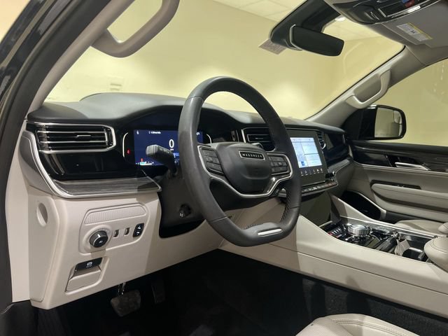 Used 2022 Jeep Wagoneer Series II w/ Convenience Group I AWD/4WD image 9