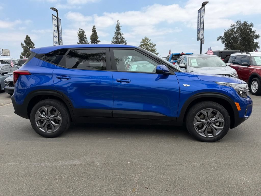 Used 2024 Kia Seltos LX AWD/4WD image 14