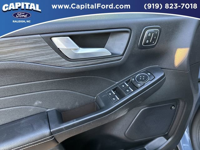 Certified 2025 Ford Escape Platinum w/ Premium Technology Package image 20