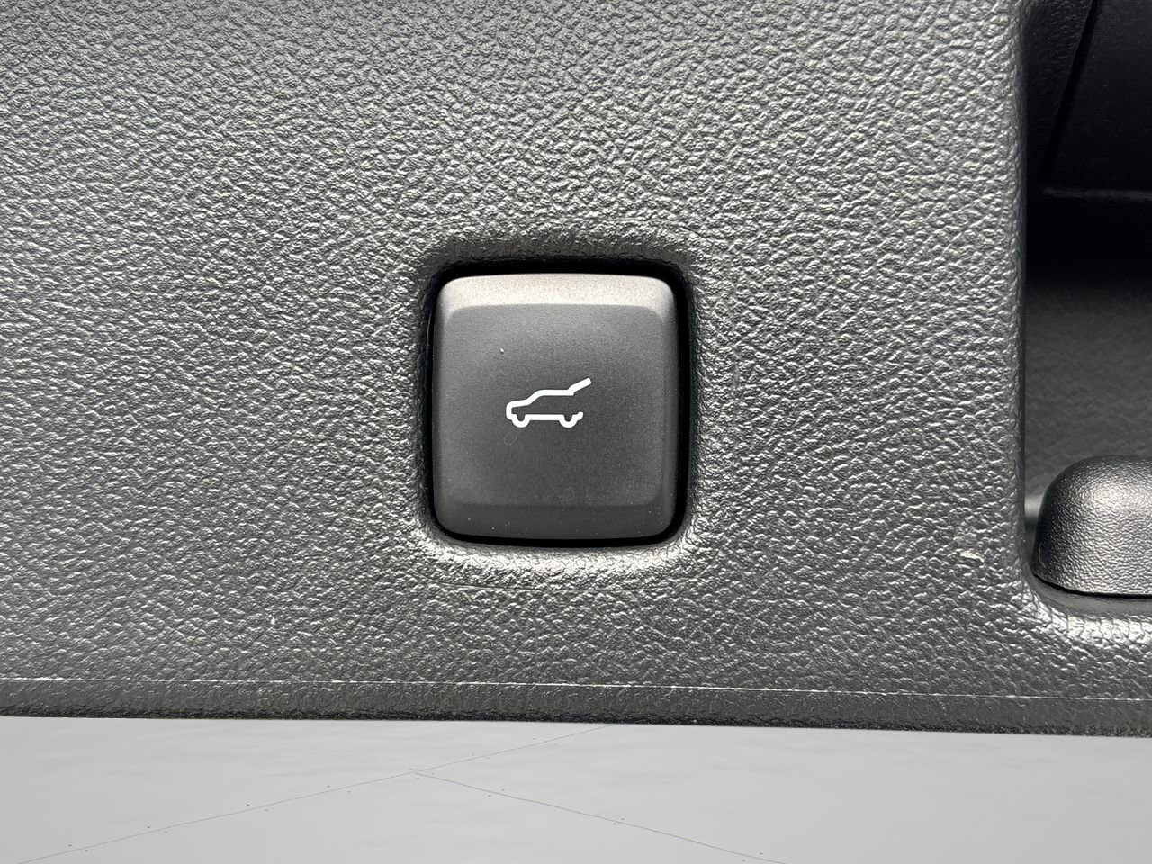 Certified 2023 Ford Escape ST-Line w/ Cold Weather Package image 32