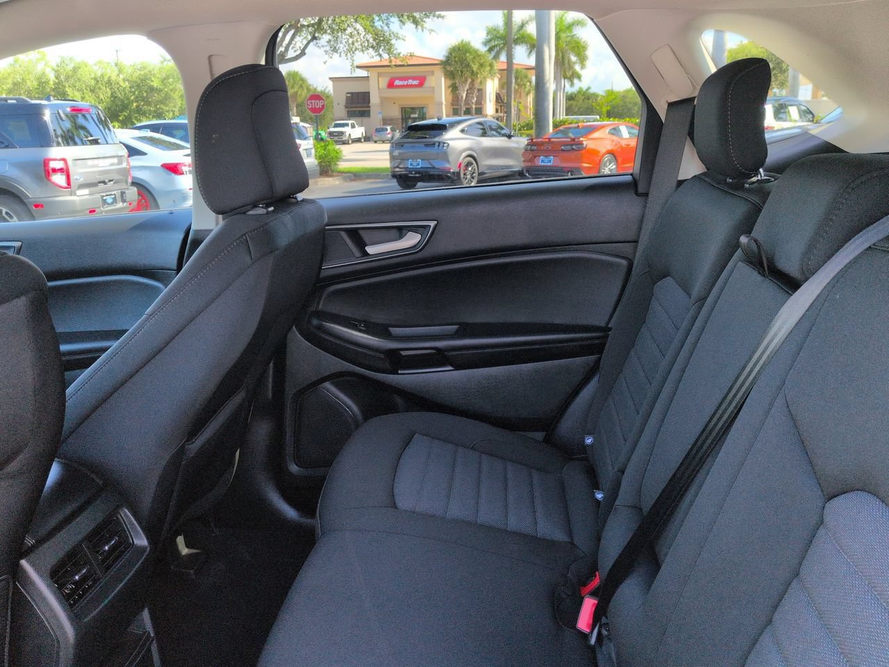 Certified 2024 Ford Edge SE w/ Black Appearance Package AWD/4WD image 14