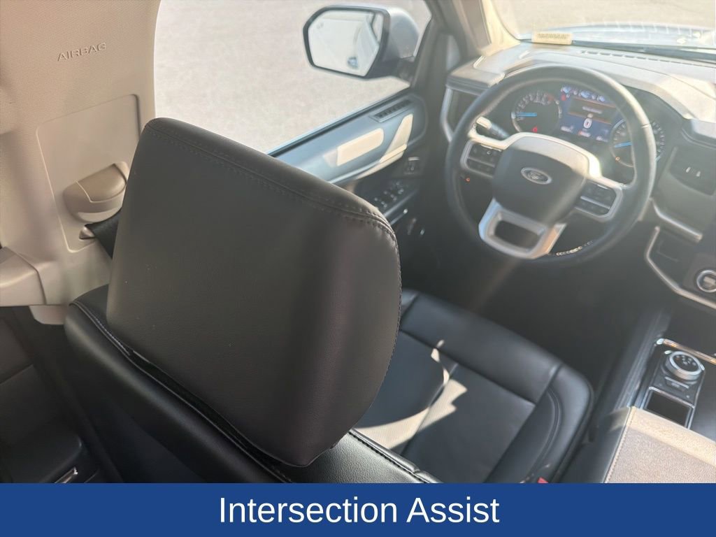 Certified 2023 Ford Expedition XLT image 16