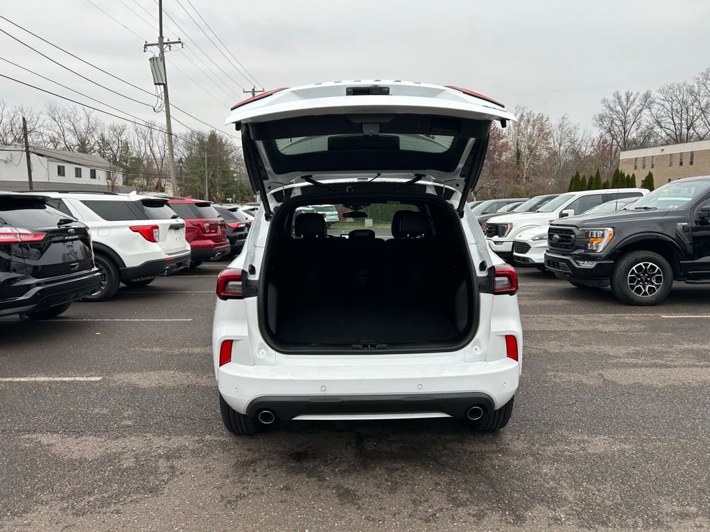Certified 2023 Ford Escape ST-Line w/ Tech Pack #1 image 9