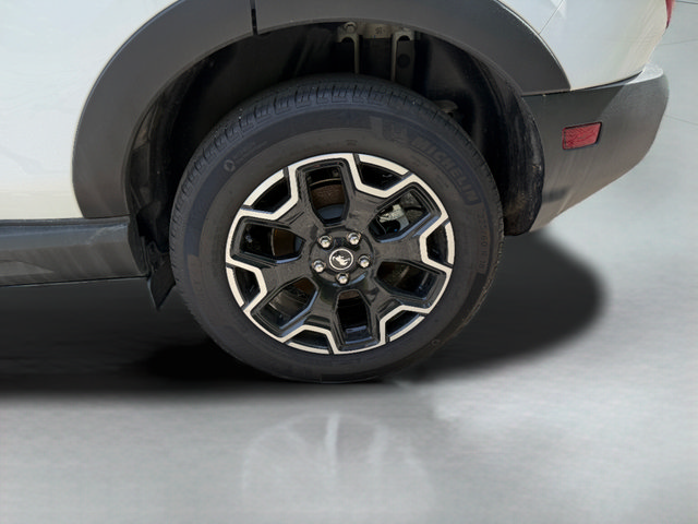 Certified 2025 Ford Bronco Sport Outer Banks w/ Outer Banks Tech Package+ AWD/4WD image 28