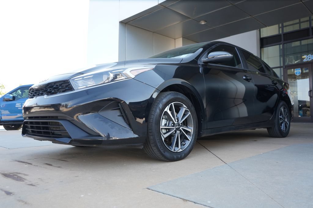 Used 2024 Kia Forte LXS w/ LXS Technology Package FWD image 5
