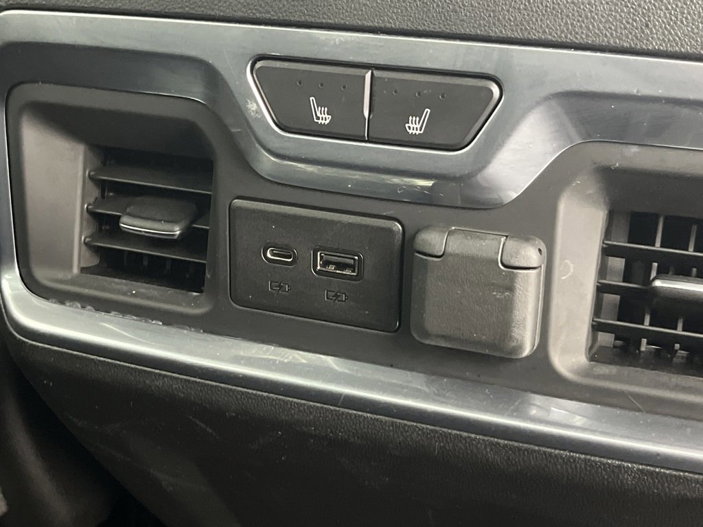 Used 2021 Chevrolet Silverado 1500 High Country w/ Technology Package image 30