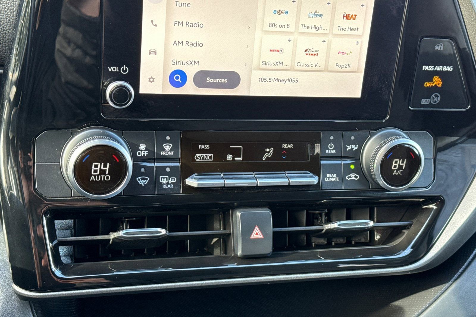 Used 2024 Toyota Highlander LE image 21