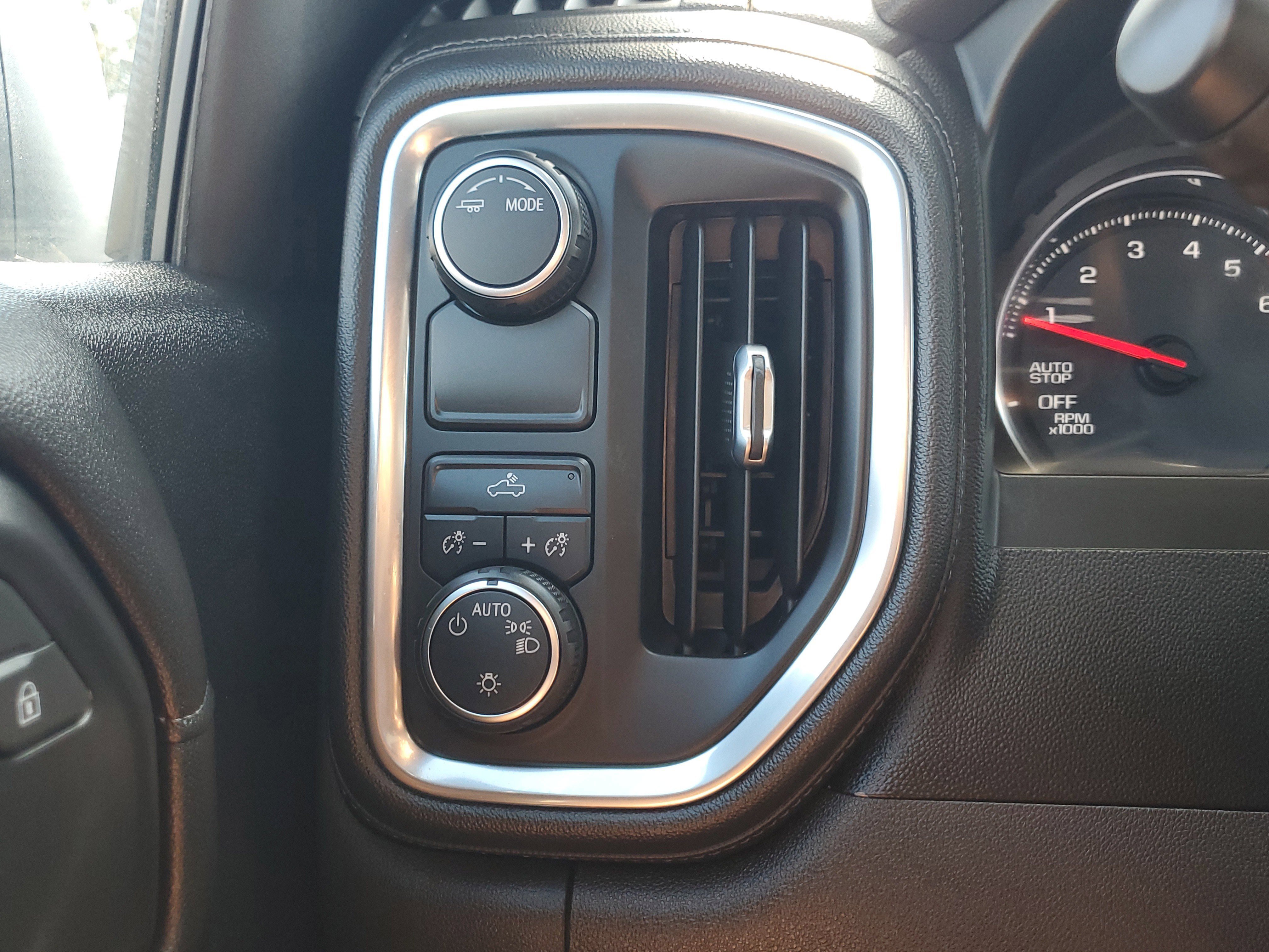 Used 2021 Chevrolet Silverado 1500 LT image 28