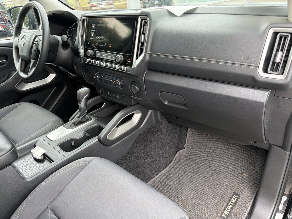 Used 2025 Nissan Frontier SV RWD image 27