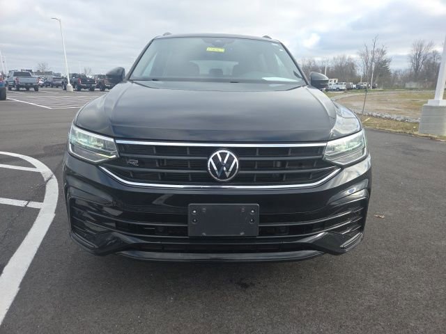 Used 2023 Volkswagen Tiguan SE R-Line AWD/4WD image 6