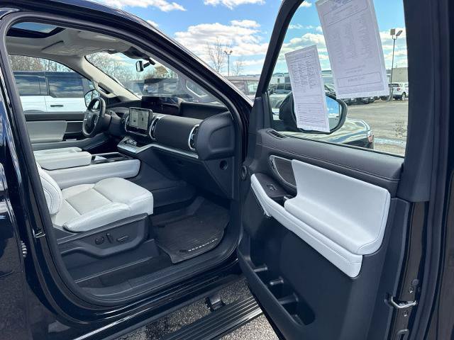 Certified 2025 Ford Expedition Platinum AWD/4WD image 8