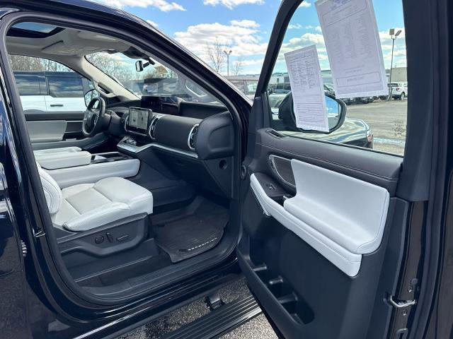 Certified 2025 Ford Expedition Platinum AWD/4WD image 8