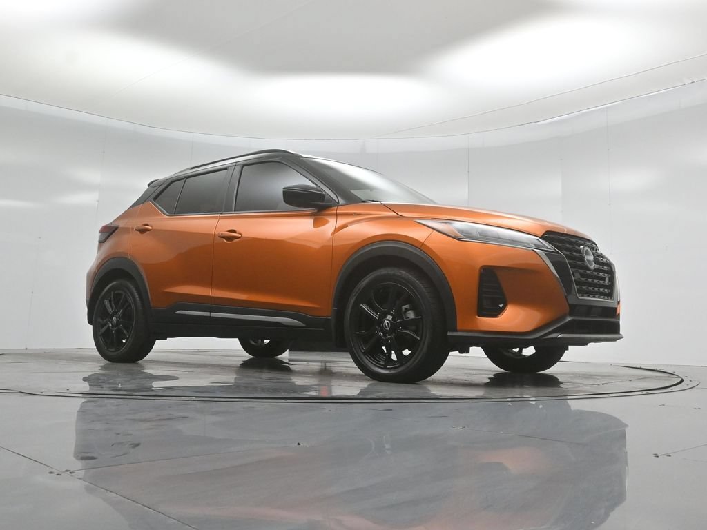 Used 2023 Nissan Kicks SR FWD image 4