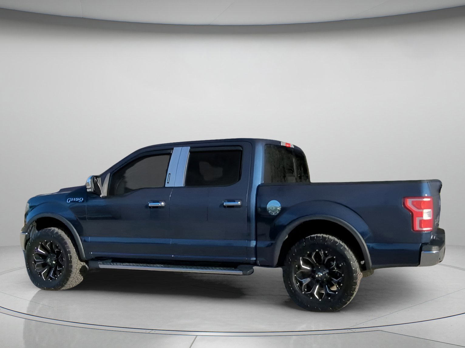 Certified 2019 Ford F150 XLT w/ Equipment Group 302A Luxury image 11