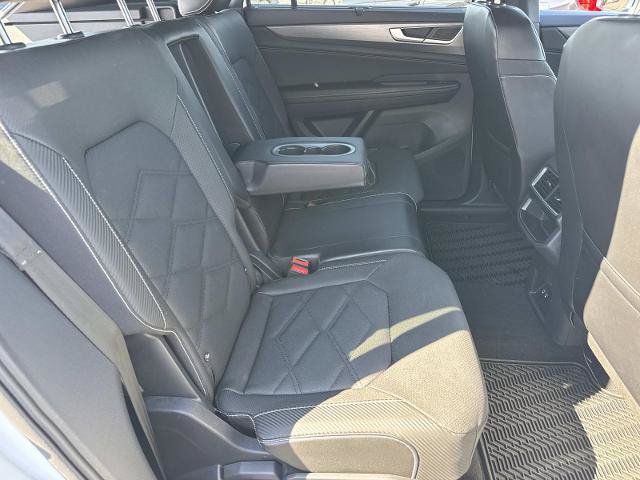 Used 2024 Volkswagen Atlas Cross Sport SE FWD image 12