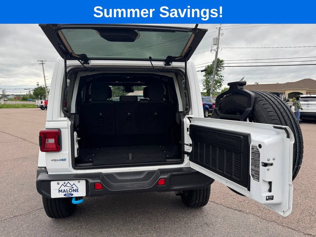 Used 2024 Jeep Wrangler Unlimited Sahara AWD/4WD image 7