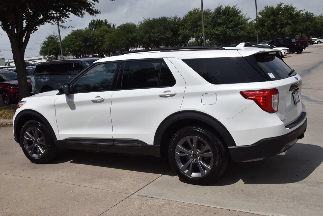 Certified 2024 Ford Explorer XLT w/ Equipment Group 202A AWD/4WD image 11