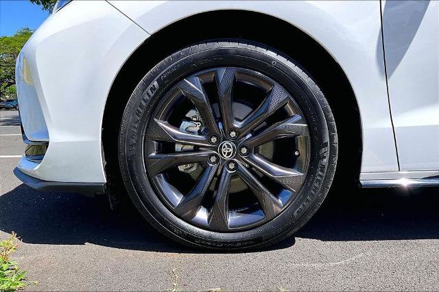 Used 2024 Toyota Sienna XSE FWD image 8
