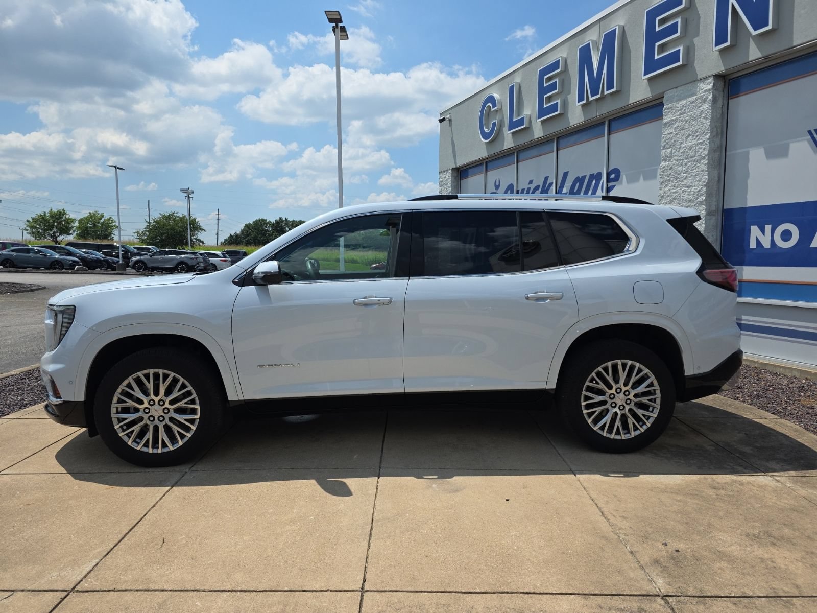 Used 2026 GMC Acadia Denali w/ Super Cruise Package AWD/4WD image 4