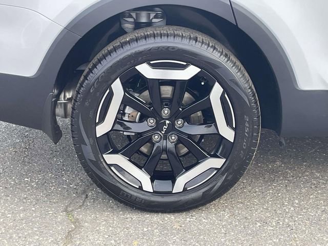 Used 2025 Kia Telluride EX w/ EX Captain's Chair Package image 7