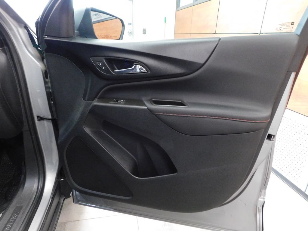 Used 2023 Chevrolet Equinox RS AWD/4WD image 41