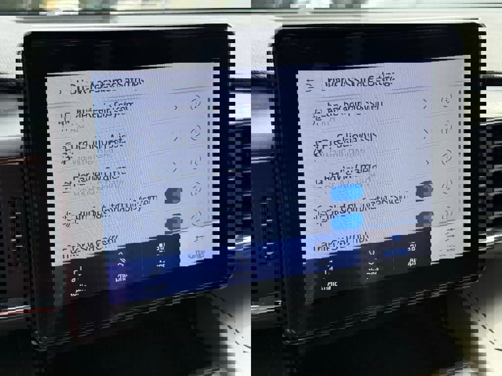 Certified 2023 Ford Explorer XLT w/ Equipment Group 202A image 28