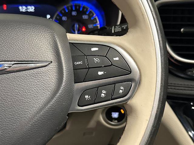 Used 2020 Chrysler Pacifica Limited w/ Advanced Safetytec Group image 23