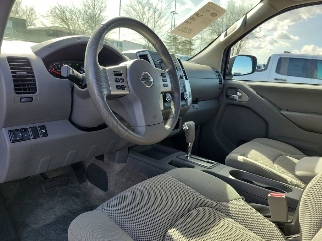 Used 2017 Nissan Frontier SV image 21