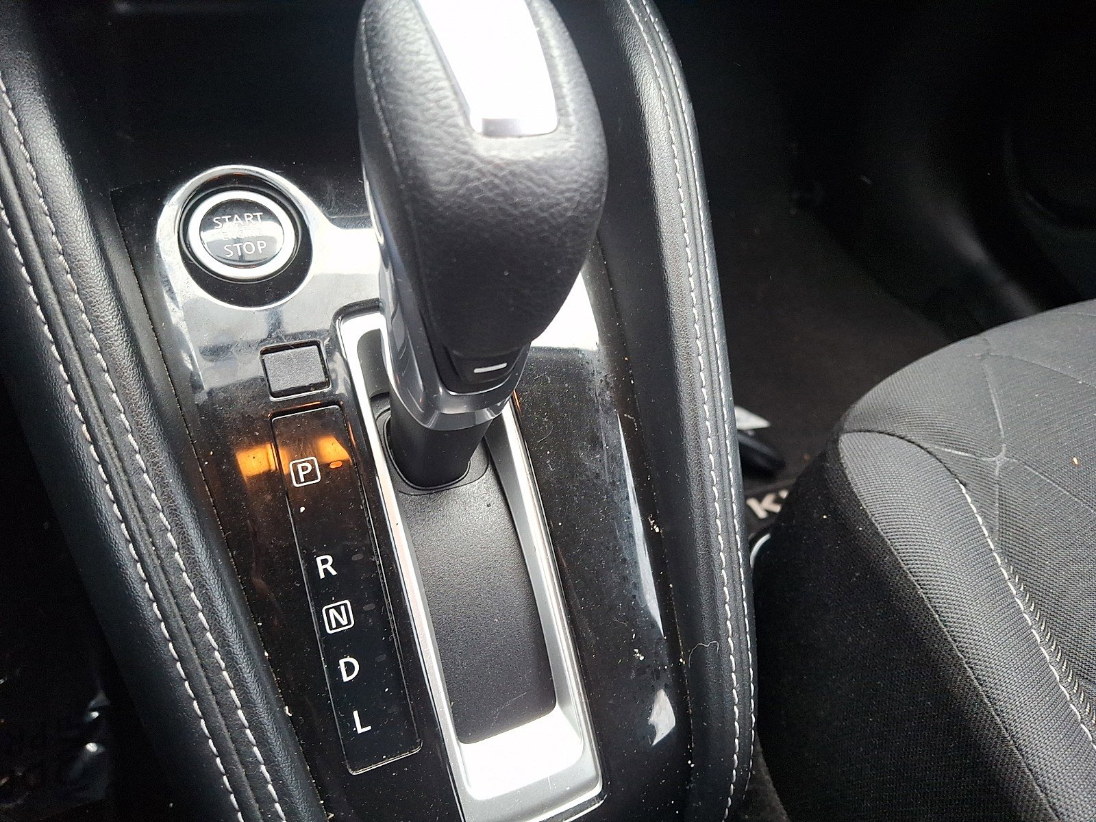Used 2019 Nissan Kicks SV FWD image 13