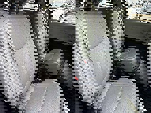 Used 2022 Toyota Sienna Limited image 22