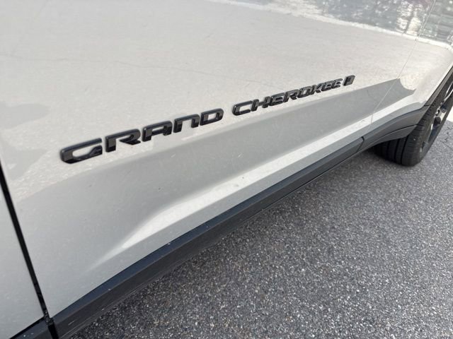 Used 2023 Jeep Grand Cherokee Limited w/ Luxury Tech Group II AWD/4WD image 16