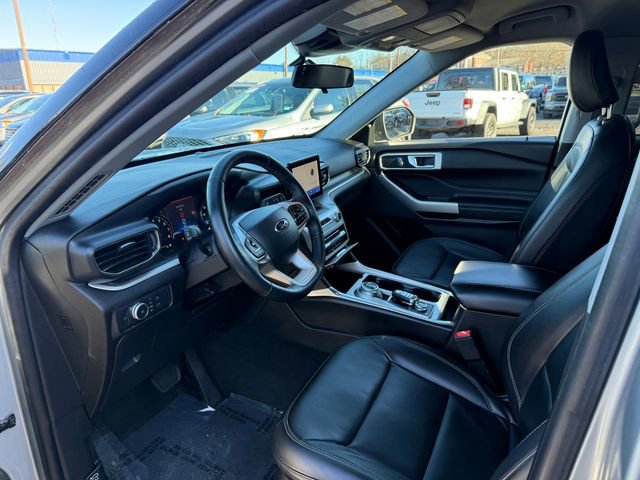 Certified 2022 Ford Explorer XLT w/ Equipment Group 202A image 14