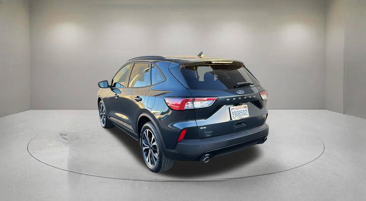 Certified 2022 Ford Escape SE w/ SE Sport Appearance Package FWD image 4