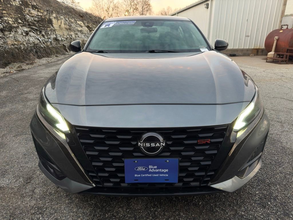 Used 2023 Nissan Altima 2.5 SR w/ SR Premium Package image 7
