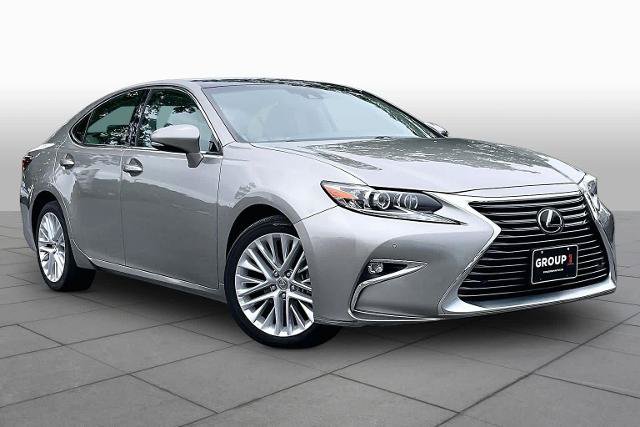 Used 2017 Lexus ES 350 w/ Luxury Package FWD image 2