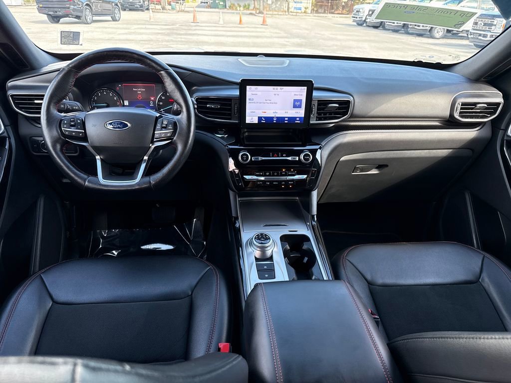 Certified 2022 Ford Explorer ST-Line image 9