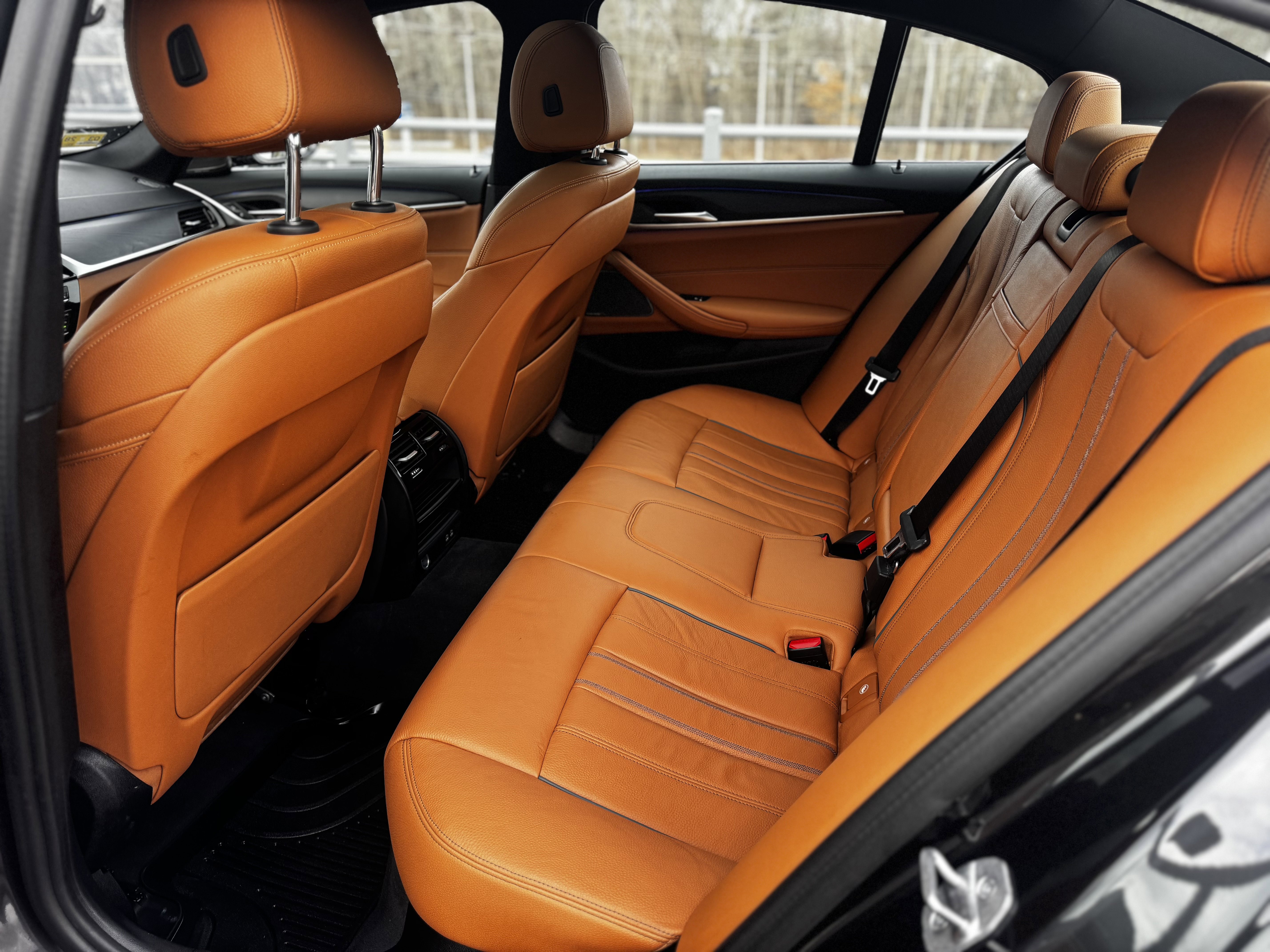 Used 2022 BMW 530i xDrive w/ Premium Package image 8