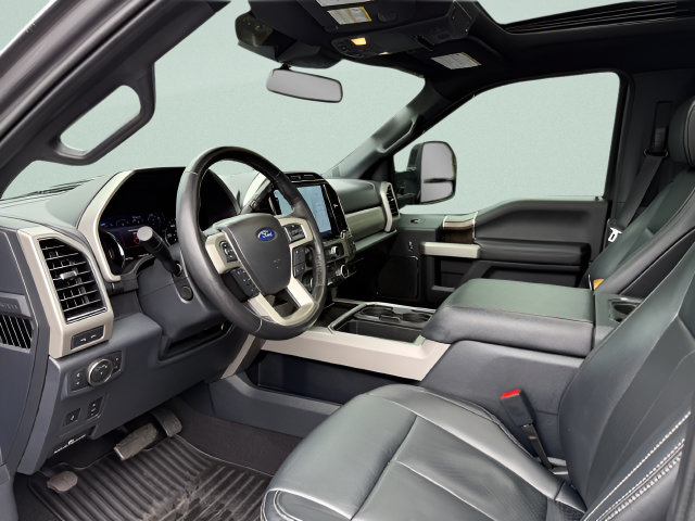 Certified 2022 Ford F350 Lariat w/ Black Appearance Package AWD/4WD image 4