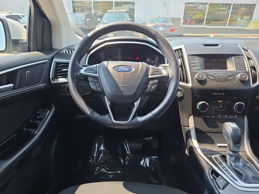 Certified 2018 Ford Edge SEL FWD image 17