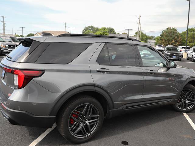 Certified 2025 Ford Explorer ST w/ Sun And Sound Package AWD/4WD image 11