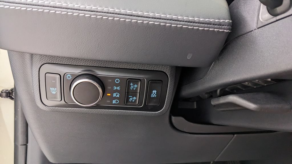 Certified 2025 Ford Mustang Mach-E Select w/ Comfort Package Lite AWD/4WD image 22