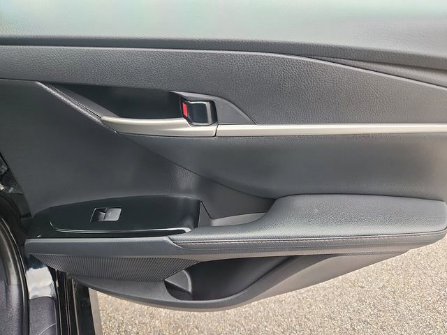 Used 2025 Toyota Camry XLE AWD/4WD image 31